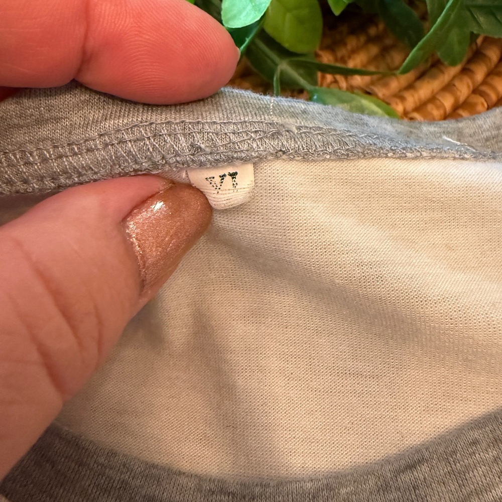 Festive Christmas Tree Raglan Shirt - Picture 11 of 12